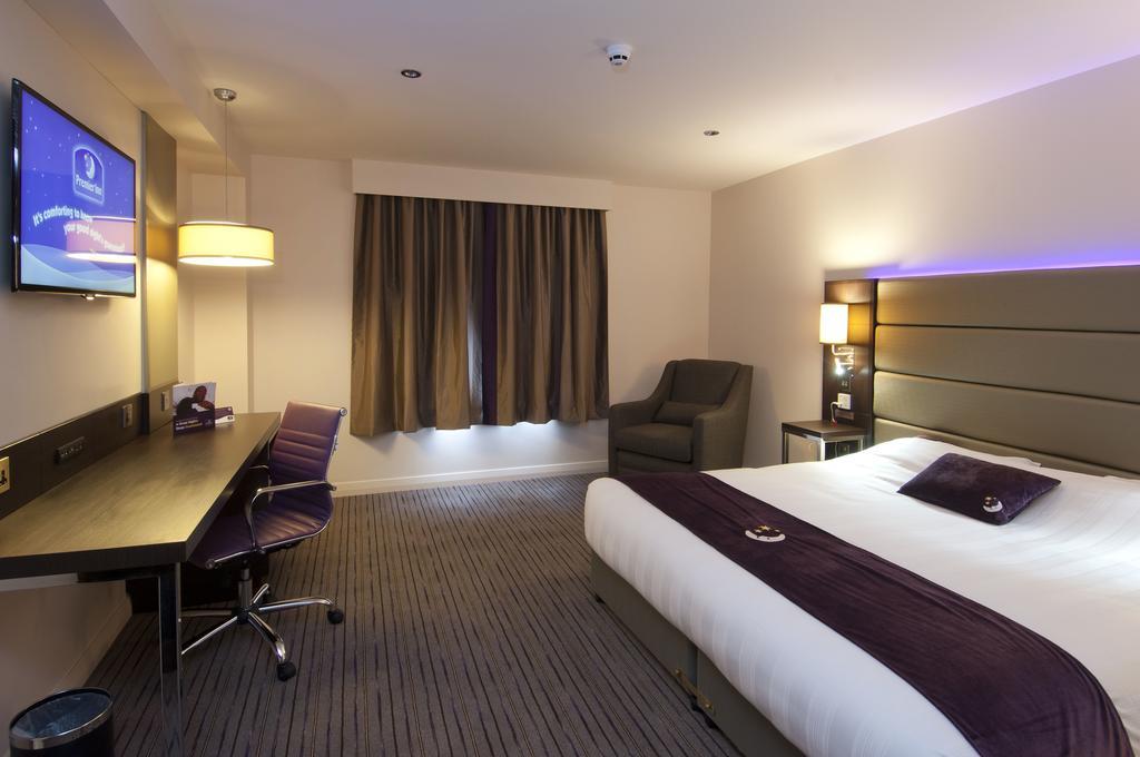 Premier Inn Dumfries Buitenkant foto